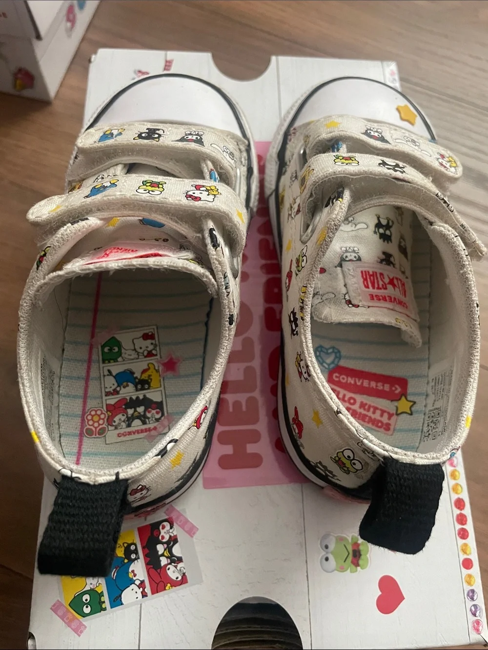 Hello Kitty Converse